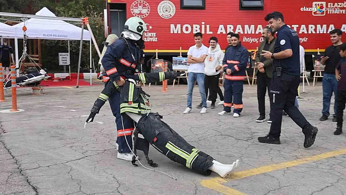 Elazığ'da İtfaiye Haftası Etkinliği: Öğrenciler Zorlu Parkurda Eğitim Aldı