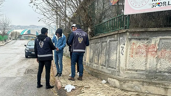 Çocuklar Elazığ emniyetine emanet!