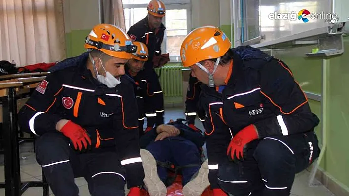 Kent geneli gerçekleştirilen tatbikat gerçeği aratmadı