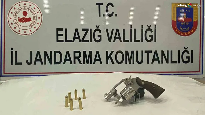 Elazığ jandarmasından ruhsatsız tabanca operasyonu!