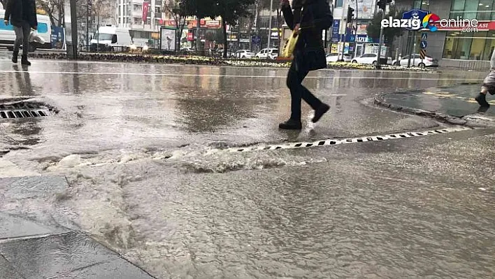 Elazığ merkezde sağanak yağış etkili oldu