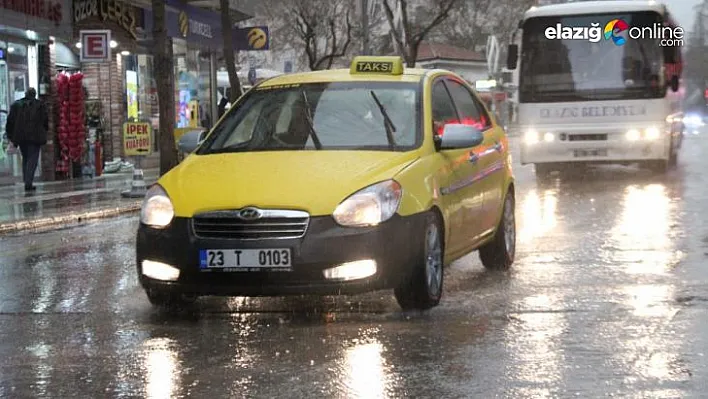 Elazığ'da sağanak yağış etkili oldu