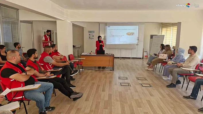 Elazığ İl Sağlık Müdürlüğü'nden Kızılay'a Sağlık Okuryazarlığı Eğitimi!