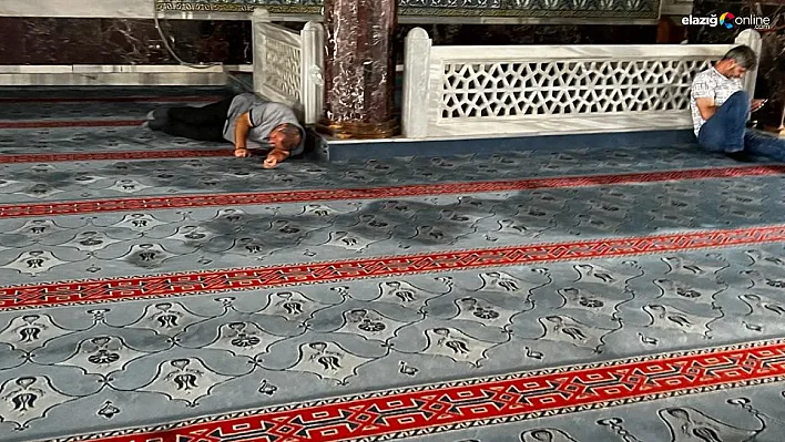 Elazığ'da sıcaktan bunalanların adresi camiler oldu