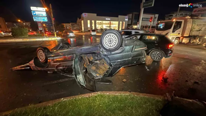 Tofaş Kavşağı'nda kaza! Otomobil ters döndü ve yanmaya başladı