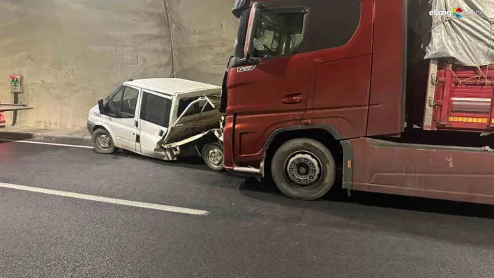 Kömürhan Tüneli'nde Korkutan Kaza! Elazığ'da Tır ve Kamyonet Çarpıştı