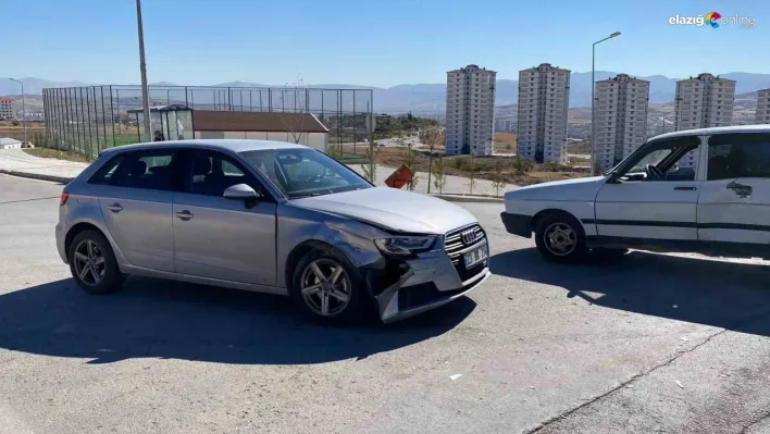 Elazığ Zafran Mahallesi'nde Korkutan Kaza! İki Otomobil Çarpıştı, 1 Yaralı