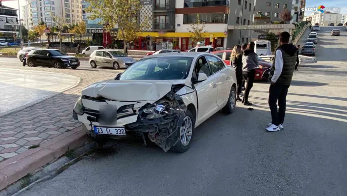 Çaydaçıra Mahallesi'nde Trafik Kazası! İki Otomobil Çarpıştı, 2 Yaralı