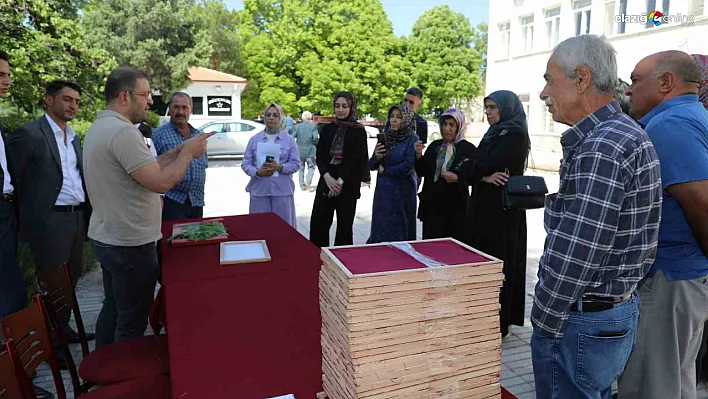 Kozabirlik'ten Elazığ'a Destek! İpek Böceği Larvaları Ücretsiz Dağıtıldı!