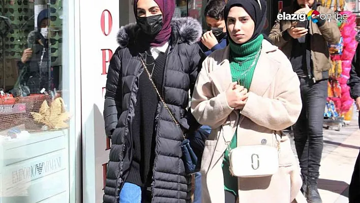 Elazığ'da birçok vatandaş maskeye veda etti