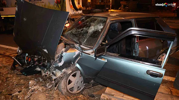 Malatya Caddesi'nde Korkutan Kaza: 3 Araç Birbirine Girdi!