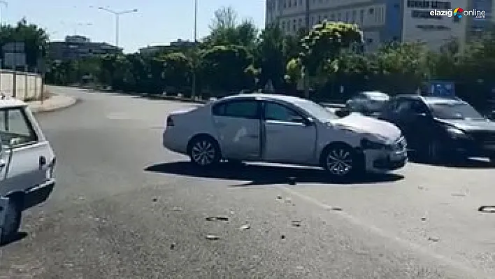 Elazığ'da Zincirleme Kaza! 3 Araç Birbirine Girdi, 1 Yaralı!