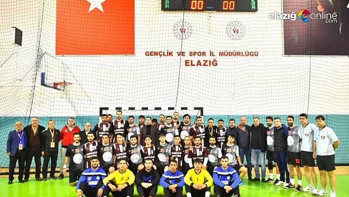 Hentboldaki Elazığ derbisinde gülen Gençlikspor oldu