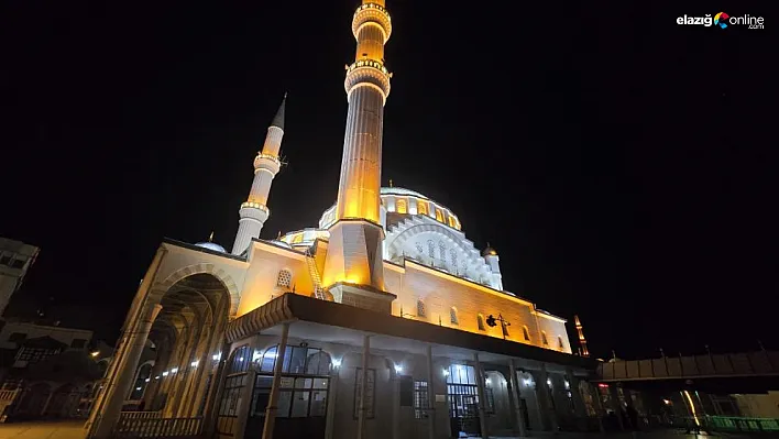 Elazığ'ın Manevi Simgesi Ramazan'da Hayran Bırakıyor!