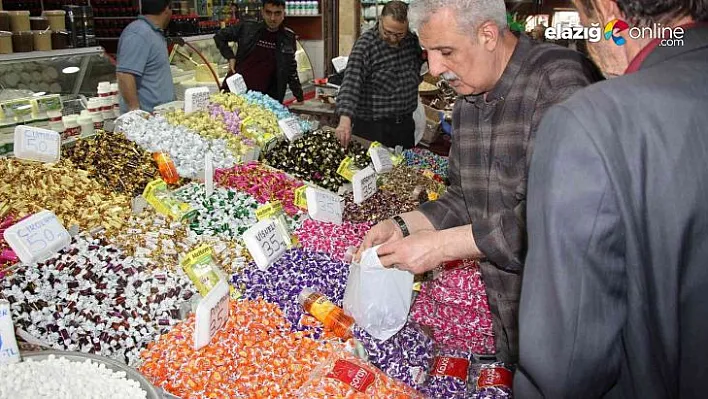 Tarihi Kapalı Çarşı'da bayram yoğunluğu