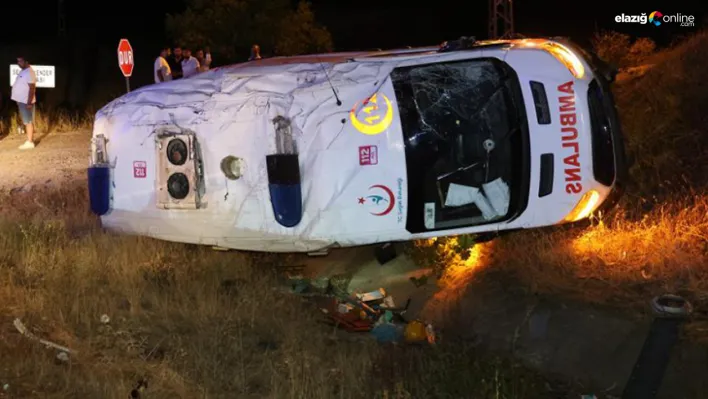 Elazığ-Malatya Karayolu'nda ambulans kazası: 3 sağlık çalışanı yaralandı!