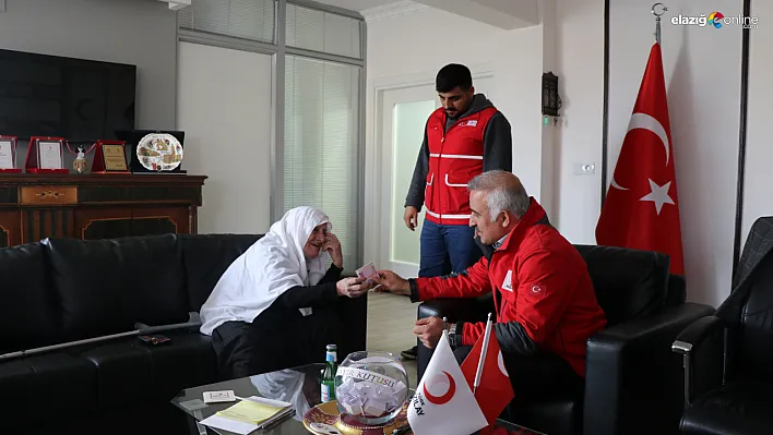 Elazığlı Nazire nineden duygulandıran yardım!