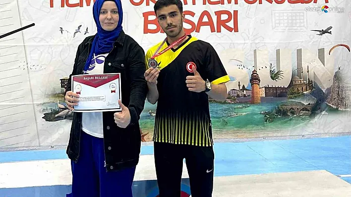 59 İlin Arasından Sıyrıldı: Elazığlı Sporcu Türkiye İkincisi Oldu!