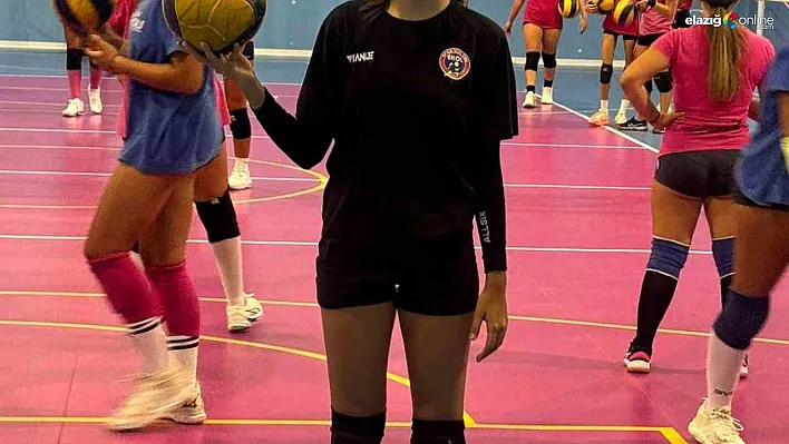 Elazığlı Elif Ulutürk, Ekol Voleybol Kulübü'nden İtalya'ya Uzandı!