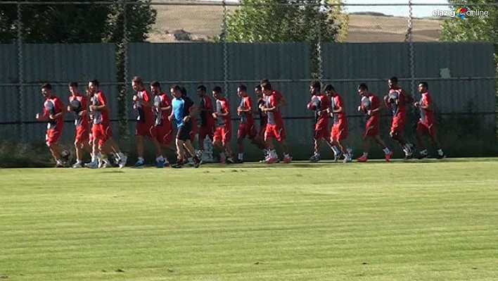 Elazığspor'da Altyapı Seçmeleri Başlıyor: Geleceğin Futbolcuları Sahaya Çıkıyor!
