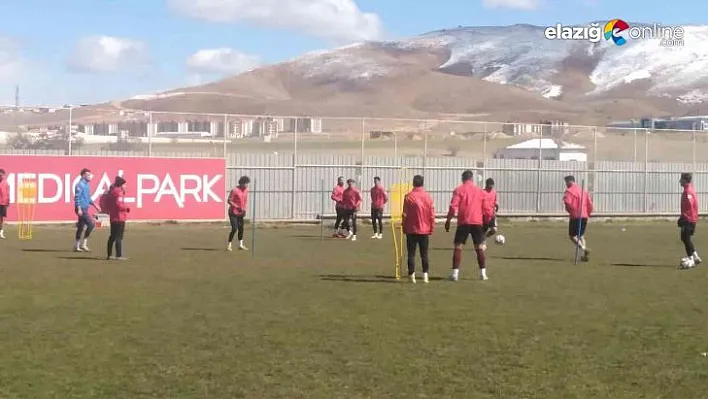 Elazığspor kritik maç öncesi tam kadro çalıştı