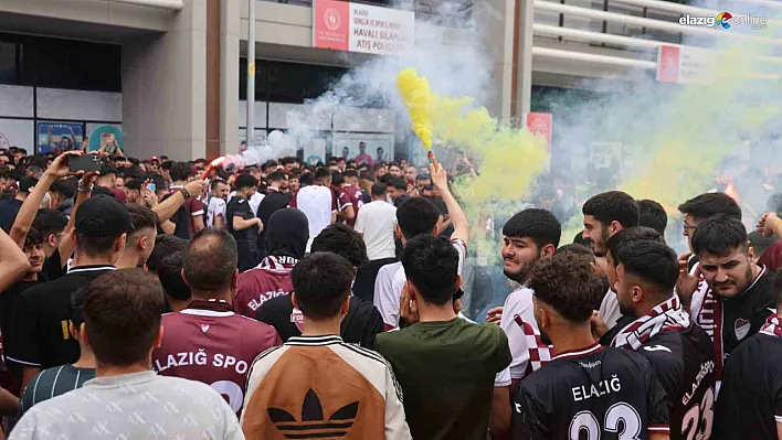 Binlerce Taraftar Atatürk Stadyumu'nu Doldurdu: Elazığspor'a Tam Destek!