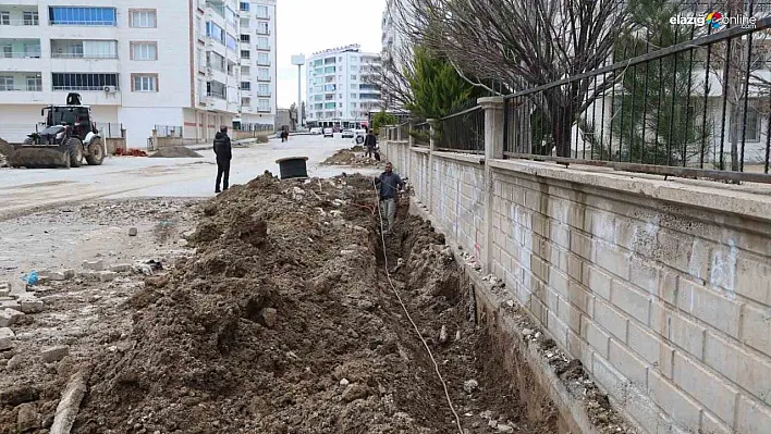 Ergani'de 1,8 kilometrelik yola 60 adet aydınlatma direği