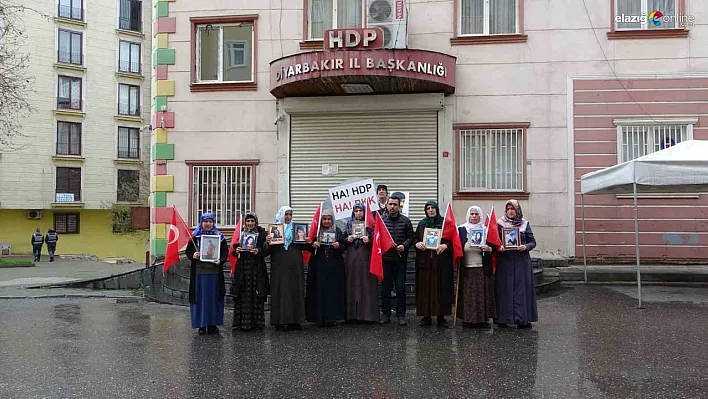 Evlat nöbetindeki ailelerden CHP ile HDP'nin el sıkışmasına tepki