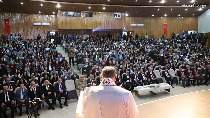 Fırat Üniversitesi'nde Coşkulu Başlangıç! 2025-2026 Akademik Yılı Törenle Açıldı