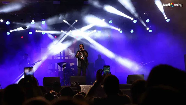 Fırat Üniversitesi 50. Yıl Festivali'nde Rock Rüzgarı: Zafer Döner Elazığ'da Sahne Aldı!
