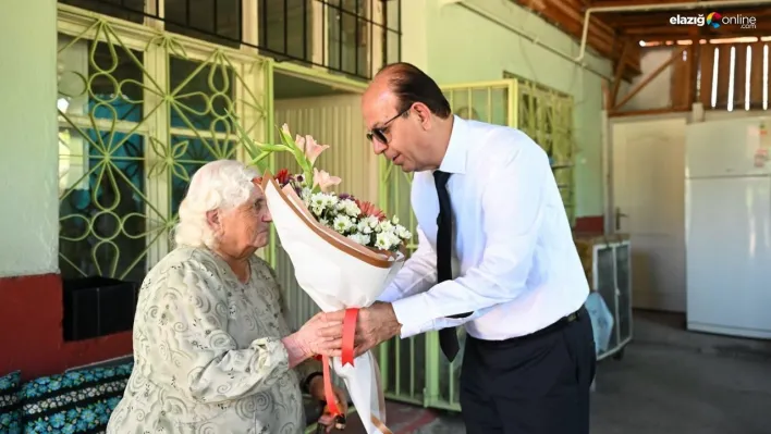 'Yaşlılarımız bizim canlı tarihimiz, hafızamızdır'