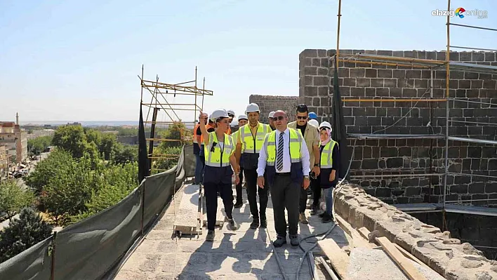 Genel Sekreter Çiftçi, Urfa Kapı'daki restorasyon çalışmalarını inceledi
