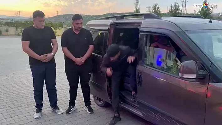 Hafif ticari aracın içinden 14 düzensiz göçmen çıktı