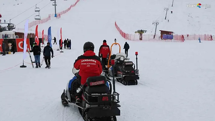 Hesarek Kayak Merkezi'nde JAK görev başında