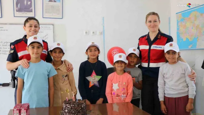 Elazığ jandarmasından Dünya Çocuk Günü'nde anlamlı buluşma!