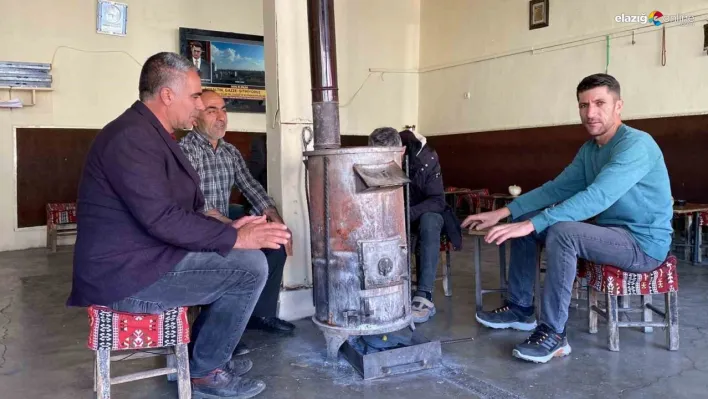 Karlıova'da hava soğudu, sobalar kuruldu