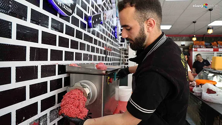 Elazığ'da  Kurban Bayramı Sonrası Kasaplarda Yoğunluk: Vatandaşlar Sıraya Girdi!