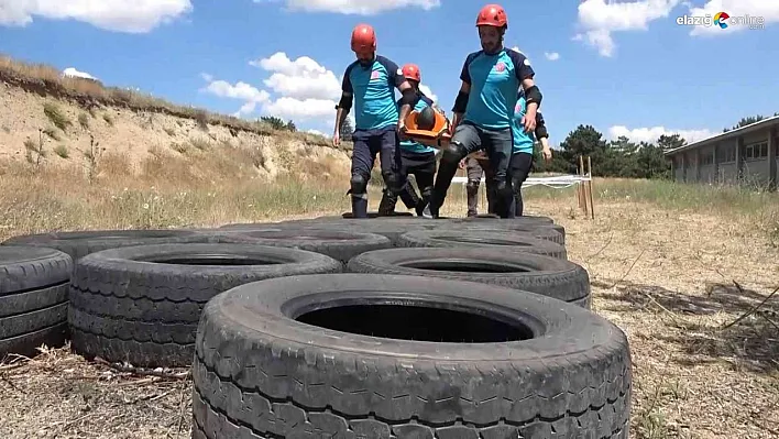 Gönüllü sağlıkçıların eğitimi komando eğitimini aratmıyor