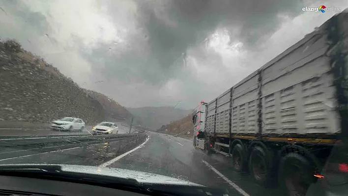 Elazığ Maden'de Sağanak Yağış Sürücüleri Zorladı!