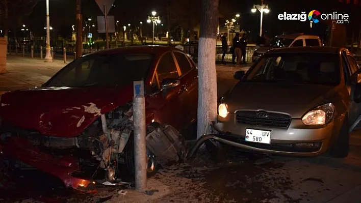 Malatya Atatürk Caddesi Anıt Kavşağında kaza