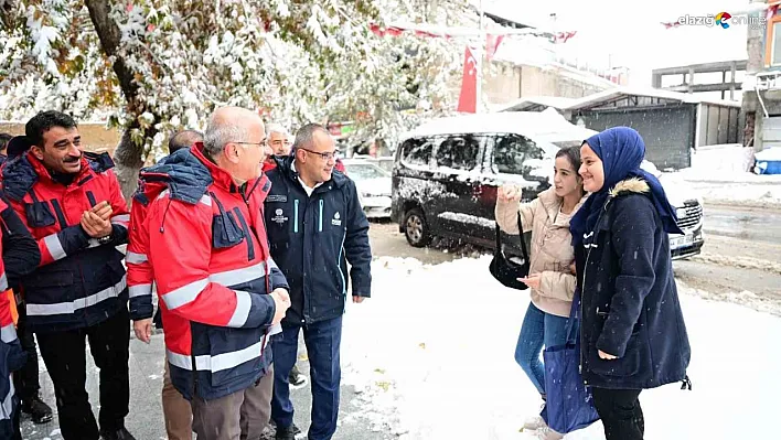 Malatya Büyükşehir Belediyesi'nin karla mücadele çalışmaları sürüyor