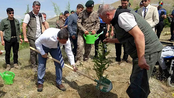 Malatya'da depremde kaybedilen her çocuk için bir fidan dikildi