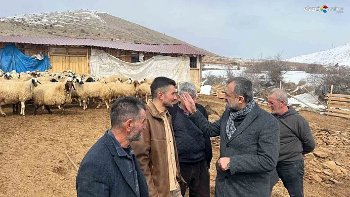 Malatya'da depremzedelere ahır ve samanlık desteği