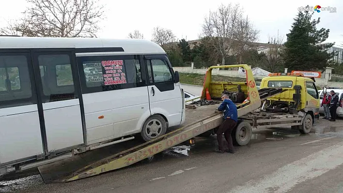 Malatya'da iki minibüs çarpıştı: 1 yaralı