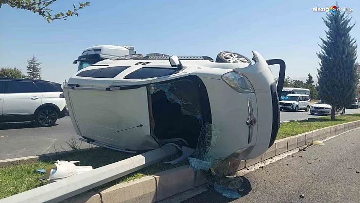 Malatya'da kontrolden çıkan hafif ticari araç devrildi: 1 yaralı