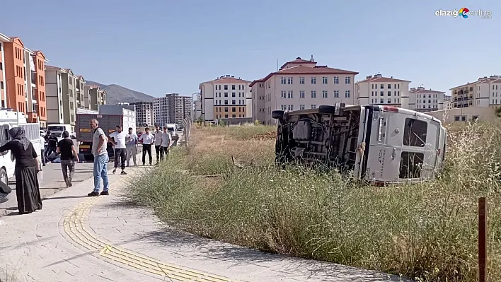 Malatya'da minibüs devrildi: 4 kişi yaralandı