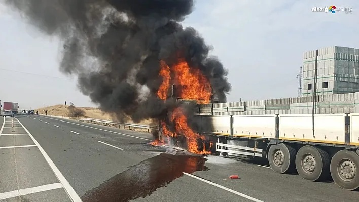 Malatya-Elazığ Karayolu'nda tır yangını