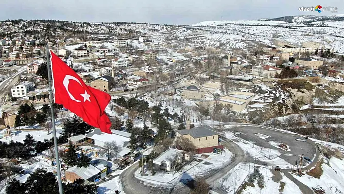 Elazığ'ın Tarihi Güzelliği Harput Beyaz Gelinliğini Giydi!