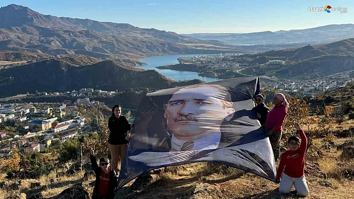 MHP Tunceli'de dev posterle Atatürk'ü andı