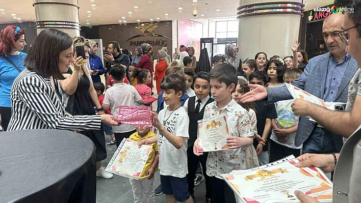 Minik öğrencilerden yıl sonu resim sergisi